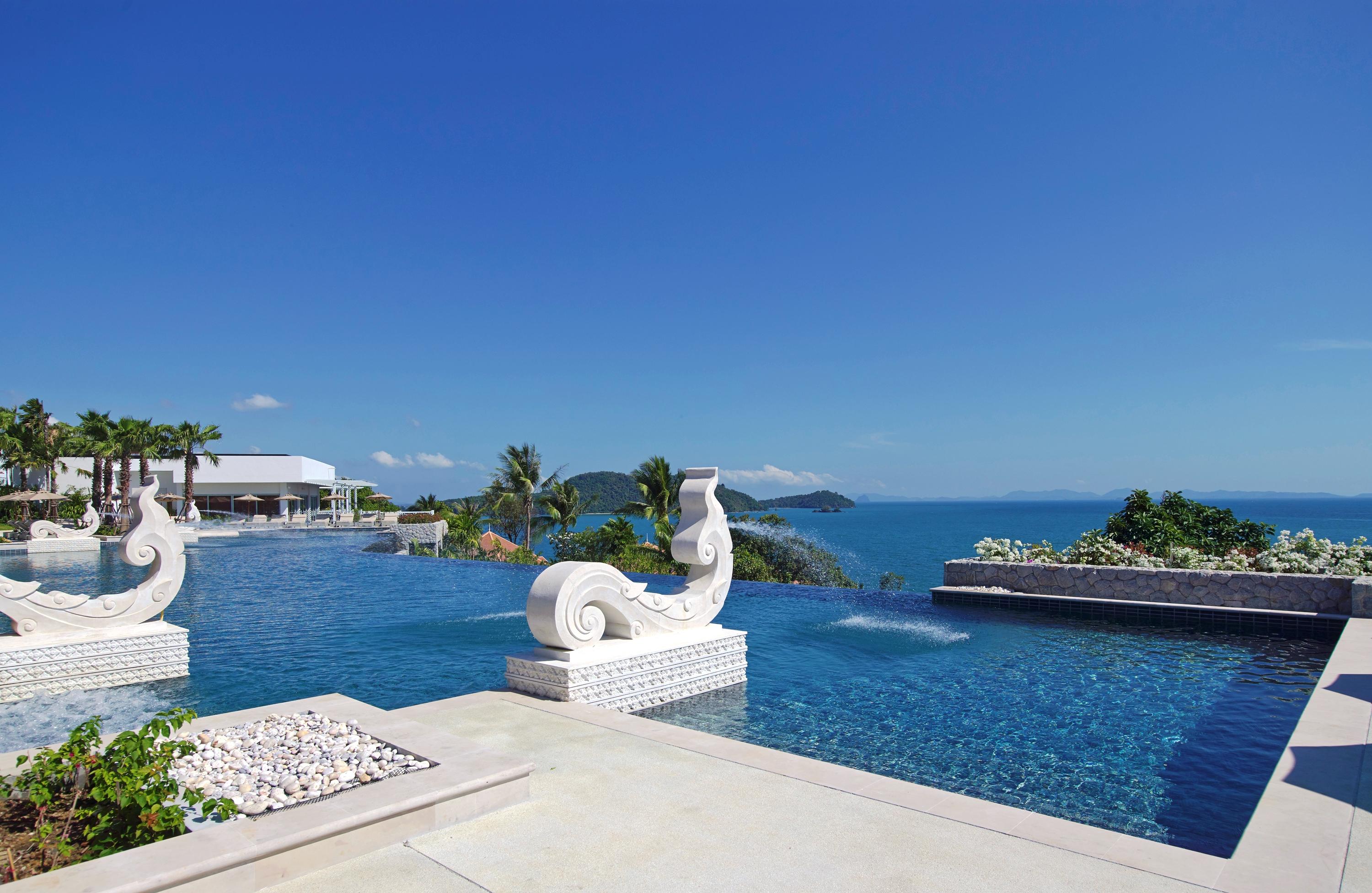 Amatara Welleisure Resort Cape Panwa Bagian luar foto Infinity pool at the resort