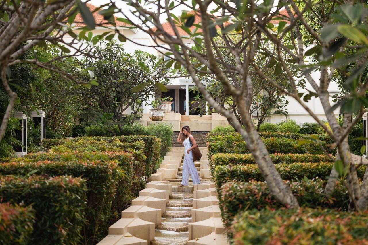Amatara Welleisure Resort Cape Panwa Bagian luar foto The resort's gardens