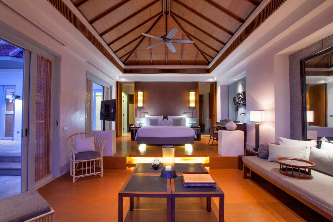Amatara Welleisure Resort Cape Panwa Bagian luar foto A suite at the resort